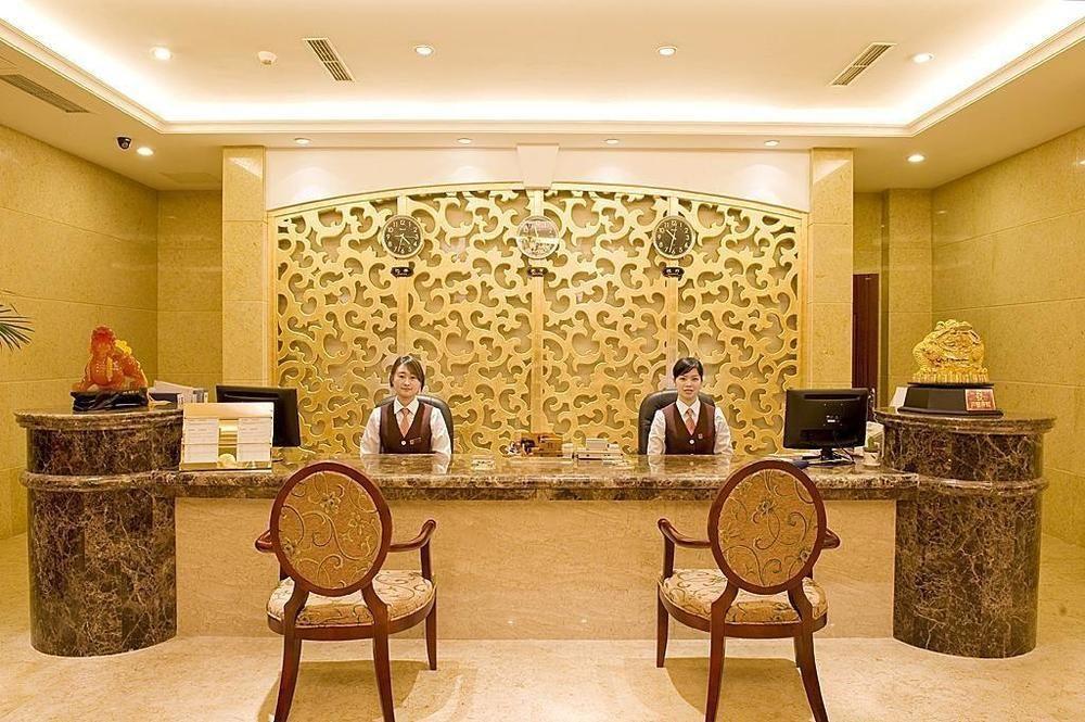 Dragon Hotel Chongqing Bagian luar foto