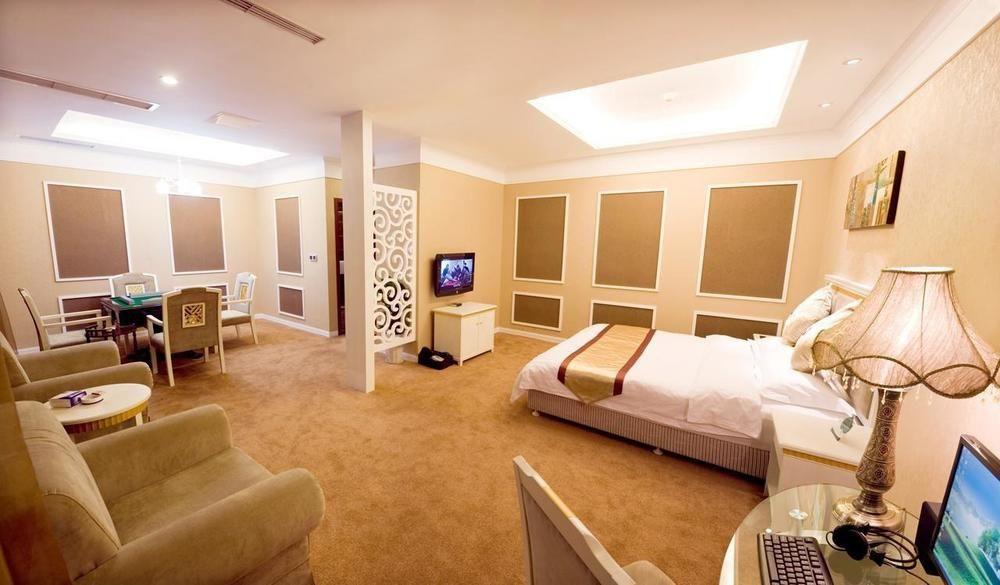 Dragon Hotel Chongqing Bagian luar foto