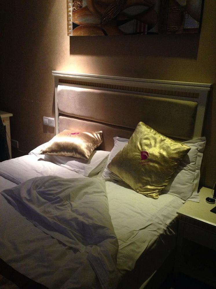 Dragon Hotel Chongqing Bagian luar foto